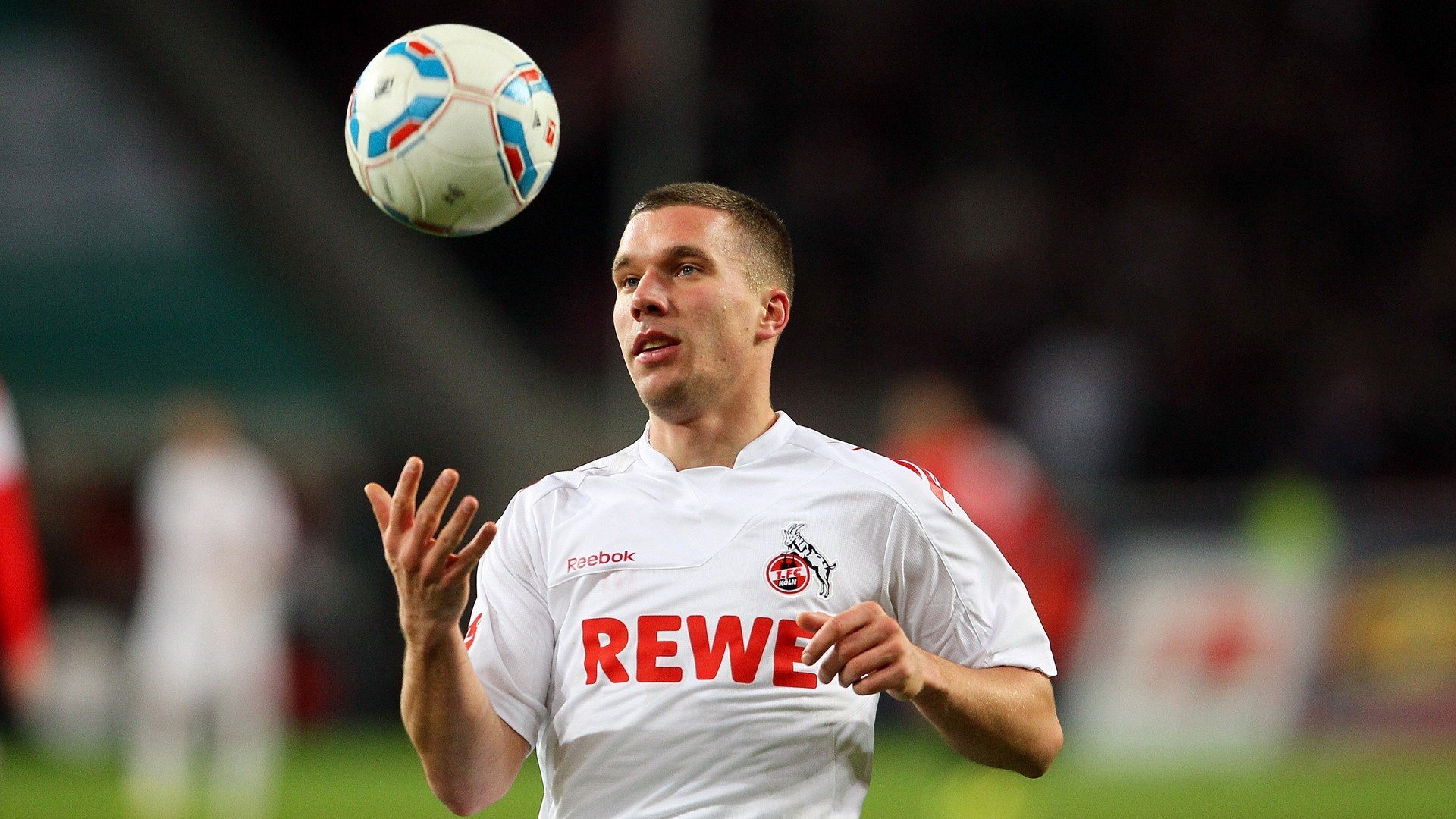 罗德里绝境爆发，巴萨关键战突围荷兰铁阵