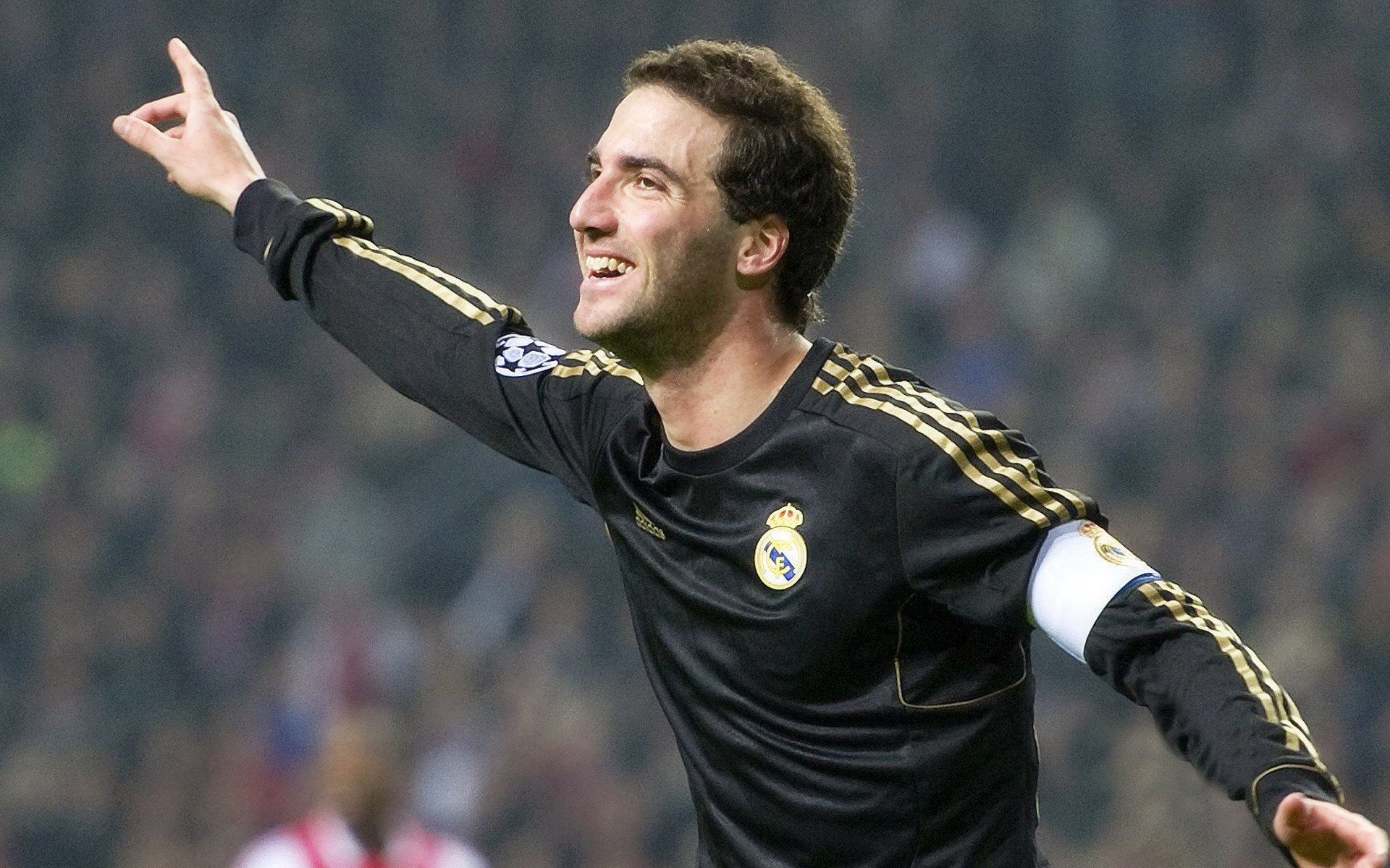 一个守门员的弑神时刻，当库尔图瓦用双手杀死比赛，意大利在2026世界杯边缘完成反绝杀